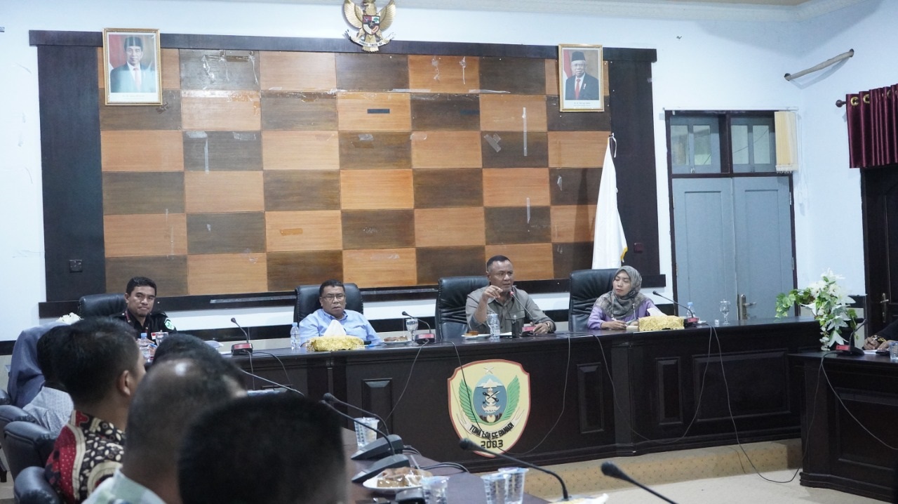 Wakil Walikota Muhammad Sinen memimpin rapat Tim Percepatan Penurunan Stunting