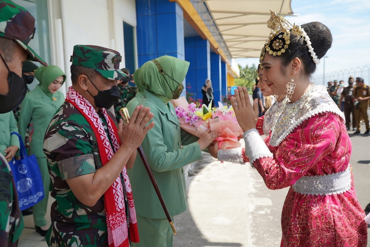Pangdam XVI Pattimura Kuker Perdana ke Maluku Utara