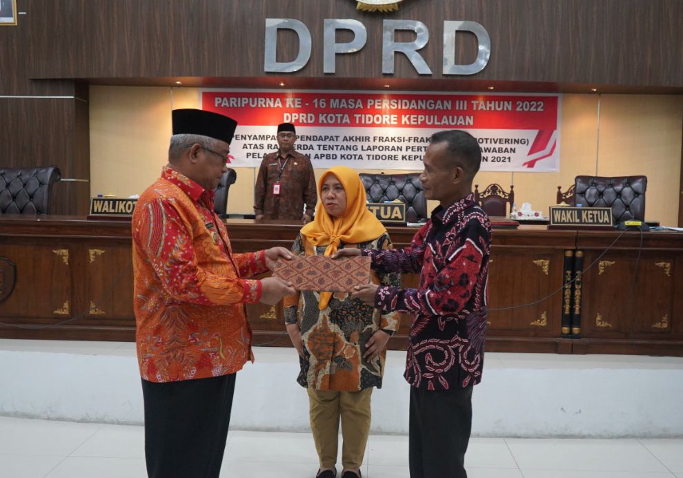 LPP Tahun 2021 Wali Kota Tidore Disetujui DPRD Jadi Perda