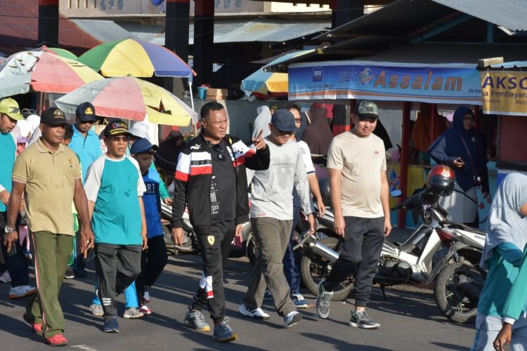 Wakil wali kota saat meramaikan kegiatan Kementrian Agama di Tidore