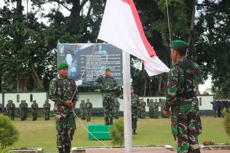 Kodim 1509 Labuha Menyelenggarakan Upacara Bendera