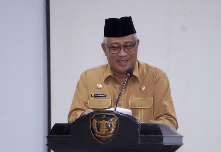 Sambutan Wali kota Capt Ali Ibrahim Mh di acara bimtel katalog