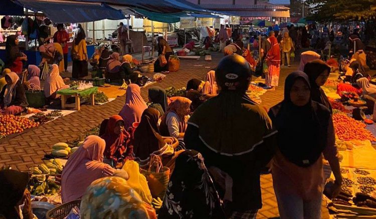 Suasana Hari Pasar di Tidore setelah dipindah dari Hari Jumat ke Hari Sabtu.jpeg