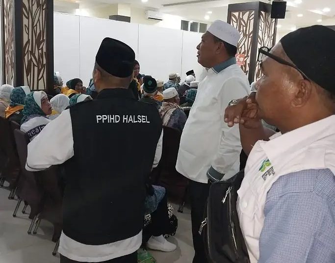 Bupati Usman Sidik Menyambut Kedatangan Jamaah Haji Halmahera Selatan