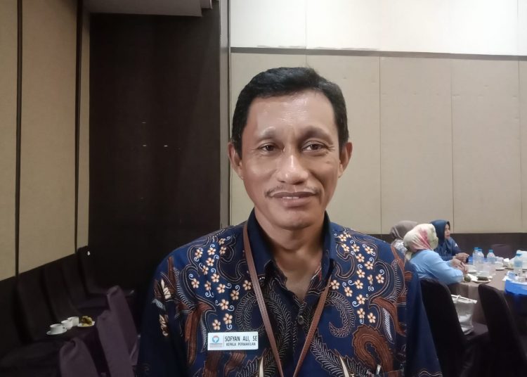 Kepala Ombudsman Republik Indonesia perwakilan Maluku Utara, Sofyan Ali, menyebut akses pelayanan publik di berbagai daerah di Maluku Utara masih tertinggal