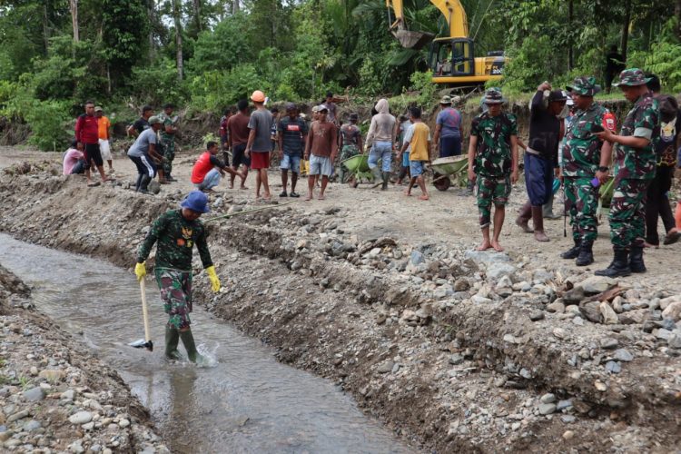 Kodim 1510 Kepulauan Sula Dengan Masyarakat Membangun Talud