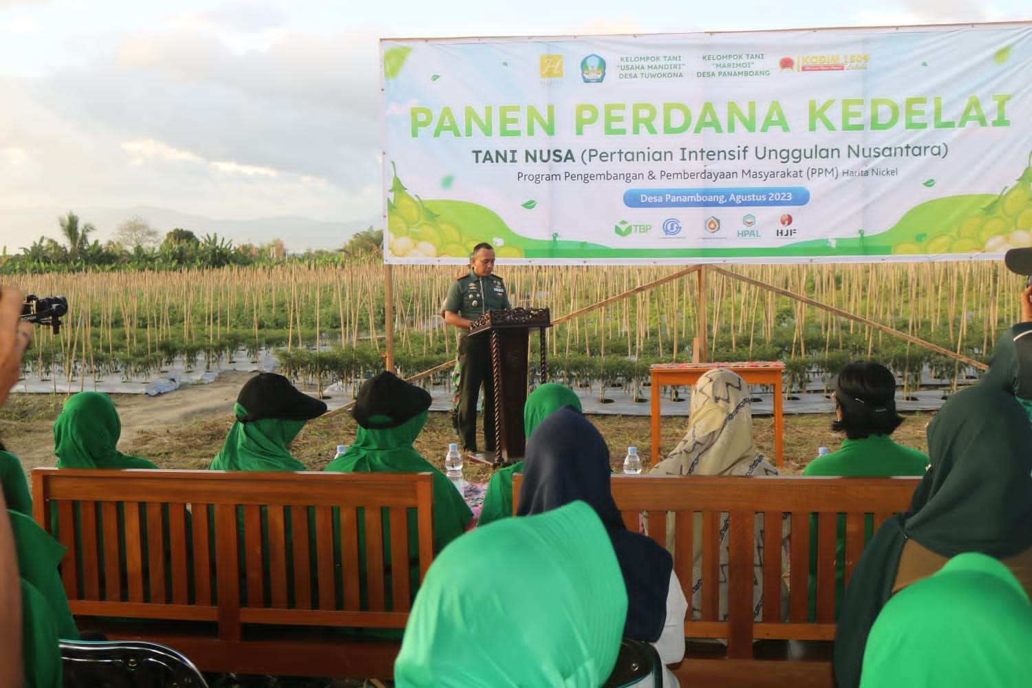 Pemda Halsel Bersama Kodim 1509/Labuha Panen Perdana