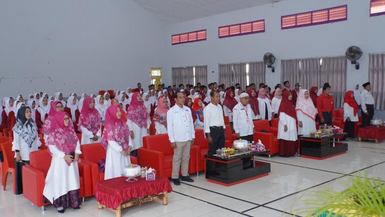 Staf Ahli Yakub Husain Buka LDK Siswa SMK 1