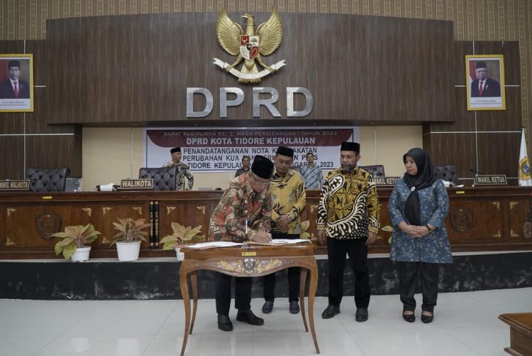 Wali Kota Tidore Ali Ibrahim dan DPRD Tandatangan KUA PPAS