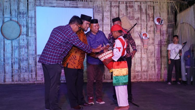 Staf Ahli Wali Kota Tidore Buka Pentas Seni Dan Budaya