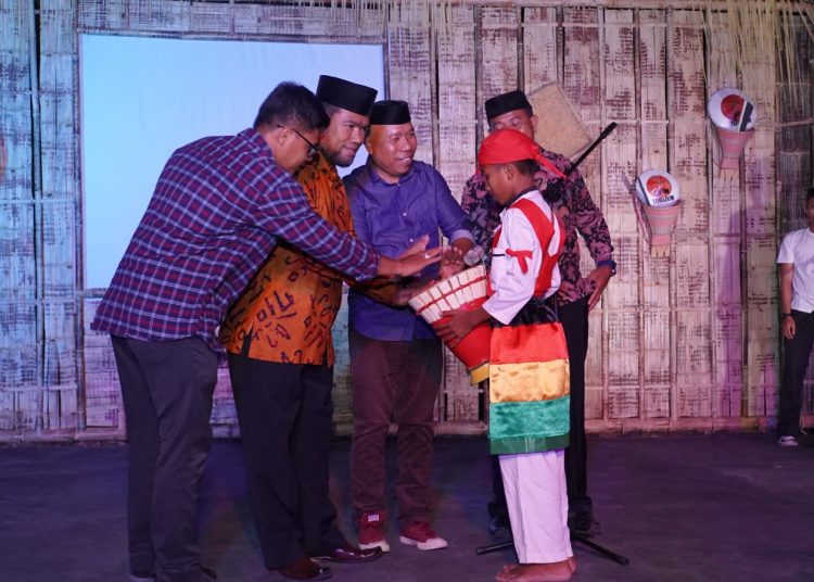 Staf Ahli Wali Kota Tidore Buka Pentas Seni Dan Budaya