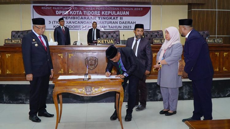 Sidang Paripurna Ke 10, DPRD Sahkan Tiga Ranperda