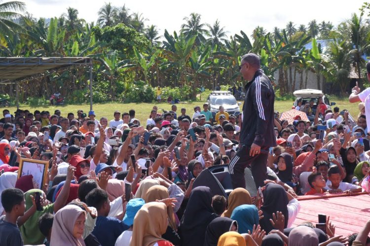 Wakil Wali Kota Jalan Sehat Bersama Warga Oba Selatan