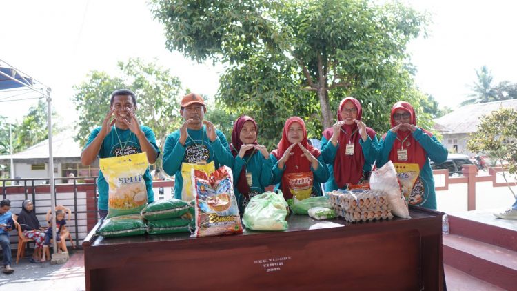 9.600 Warga Tidore Terima Bantuan Pangan Murah