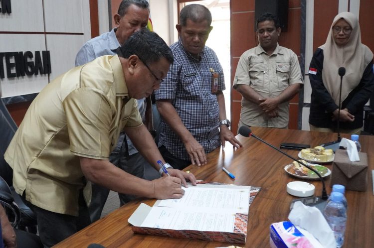 Dokumen Hibah Di Tanda Tangani, Ito Gapura Kini Resmi Jadi Aset Pemkot Tidore