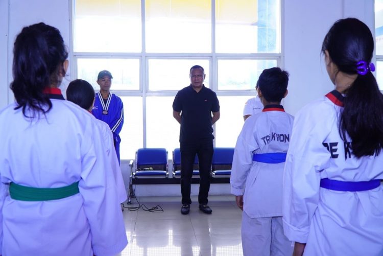 Wawali Kota Tikep Lepas Kontingen Taekwondo Jou Barakati