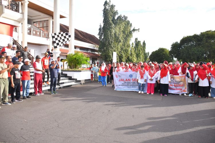 Pemkot Jalan Sehat Menyambut HUT RI