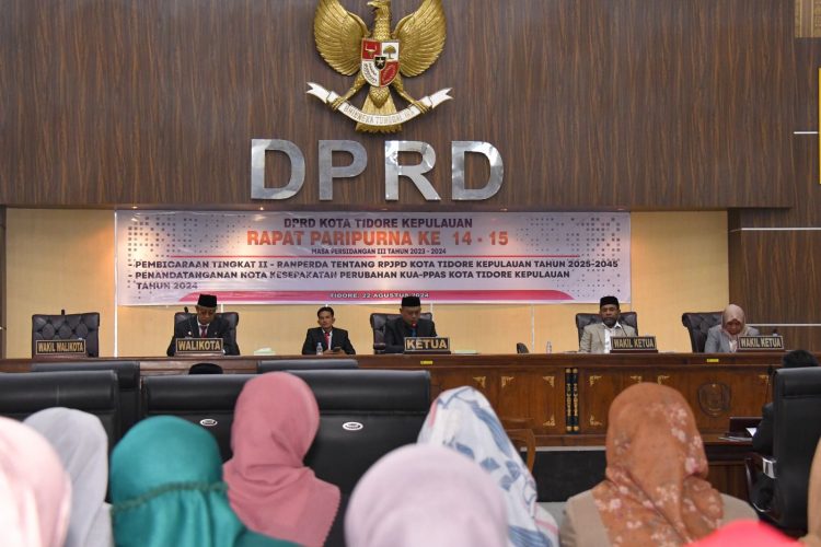 Lima Fraksi DPRD Kota Tidore Menerima dan Menyetujui Ranperda RPJPD Tahun 2025-2045