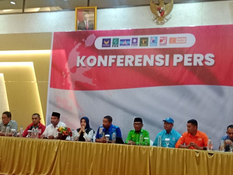 Delapan Partai Koalisi Saat Menggelar Konferensi Pers (Dok : IKI)